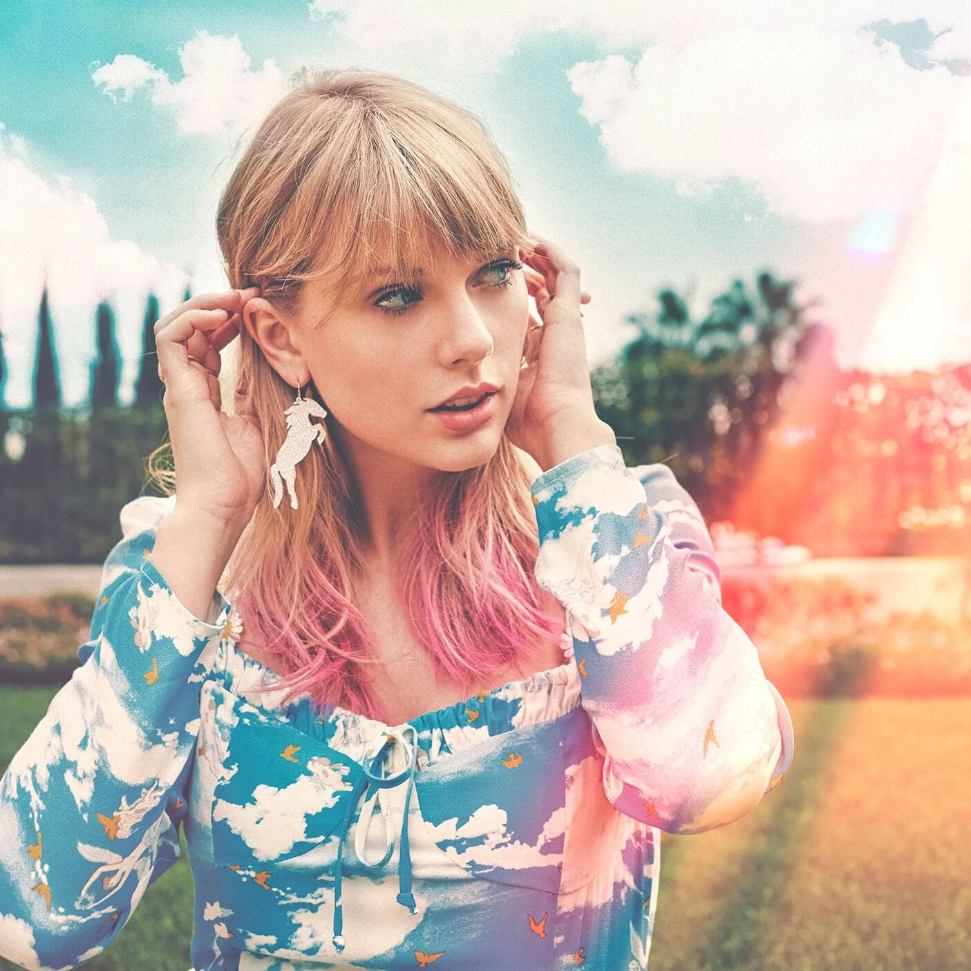  Taylor Swift - ME! (ft. Brendon Urie of Panic! At The Disco)