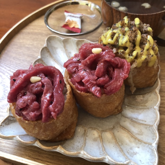  망원동 핫한 맛집 ‘유부’ 솔직리뷰 | 육회 유부초밥&우삼겹 유부초밥 | 망리단길 감성맛집