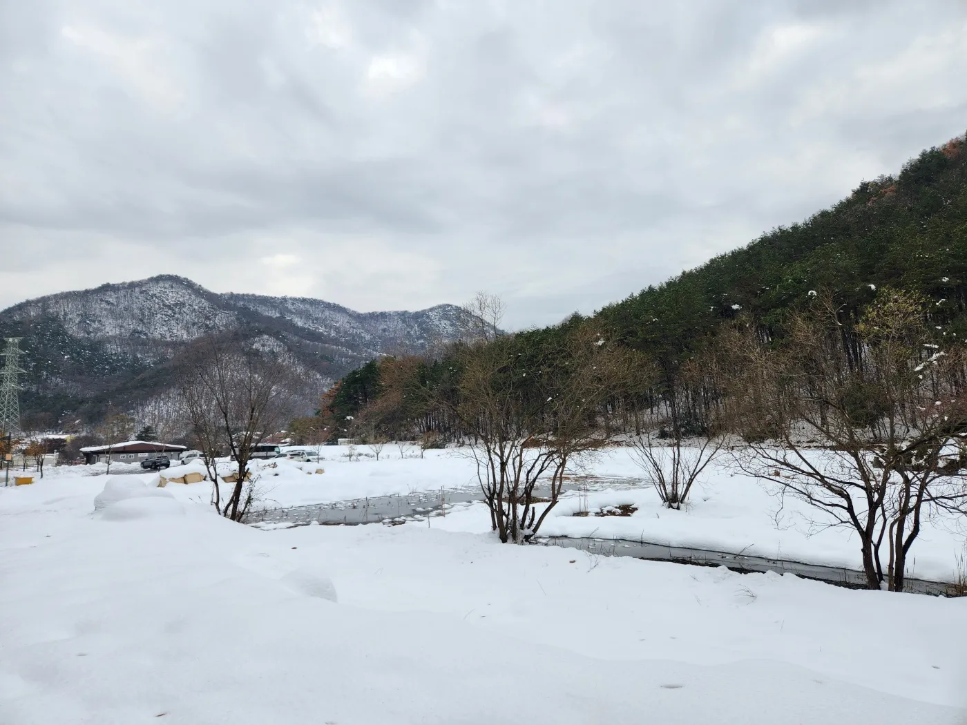 수리산-매쟁이골-입구잔디밭