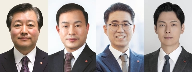 이영구 롯데그룹 식품군 총괄대표 부회장&#44; 이훈기 롯데그룹 화학군 총괄대표 사장&#44; 노준형 롯데지주㈜ ESG 경영혁신실장 부사장&#44; 신유열 롯데지주㈜ 미래성장실장 겸 롯데바이오로직스㈜ 글로벌전략실장 전무.