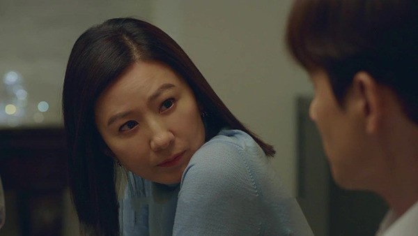"그런 돈 있으면 남편 보약이나 챙길 생각은 안 하고 말이야!"백화점에서 옷 사고 싶다고 하는 아내에게 면박 주는 남편은 결국 아내의 황당한 행동에 오열하고 말았습니다.