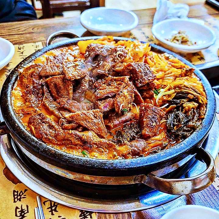 토요일은 밥이좋아 예산 백종원 예산시장 부근 묵은지 돼지갈비 맛집 묵은지김치찌개 묵은지 돼지갈비구이 예산10미 현지인 추천 토밥 좋아 방송정보