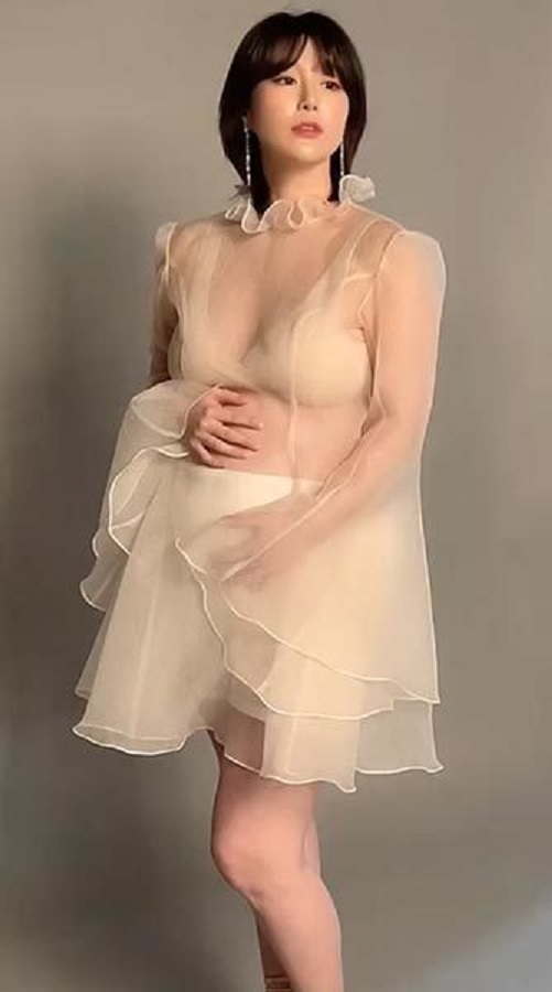 가수 나비 만삭 사진