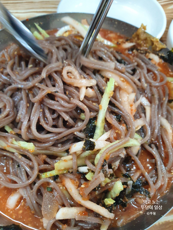 호두네칼국수 이미지
