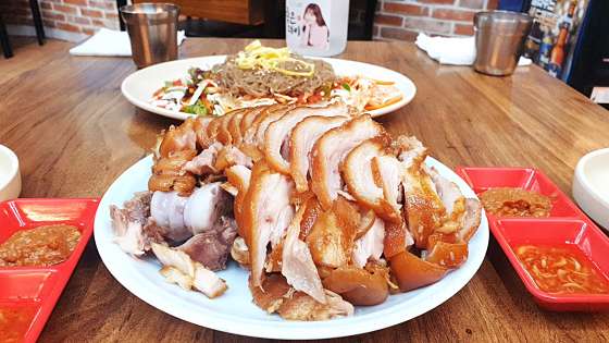 동네맛집족발 이미지