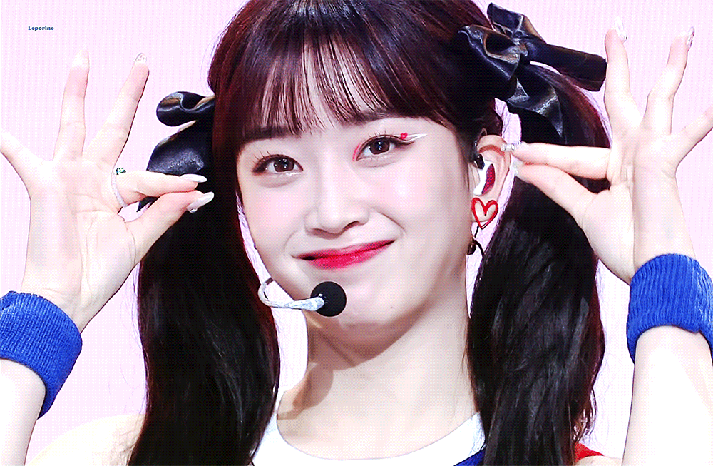 저화질의 스테이씨 배수민 시상식 짤 모음.jpg | 인스티즈