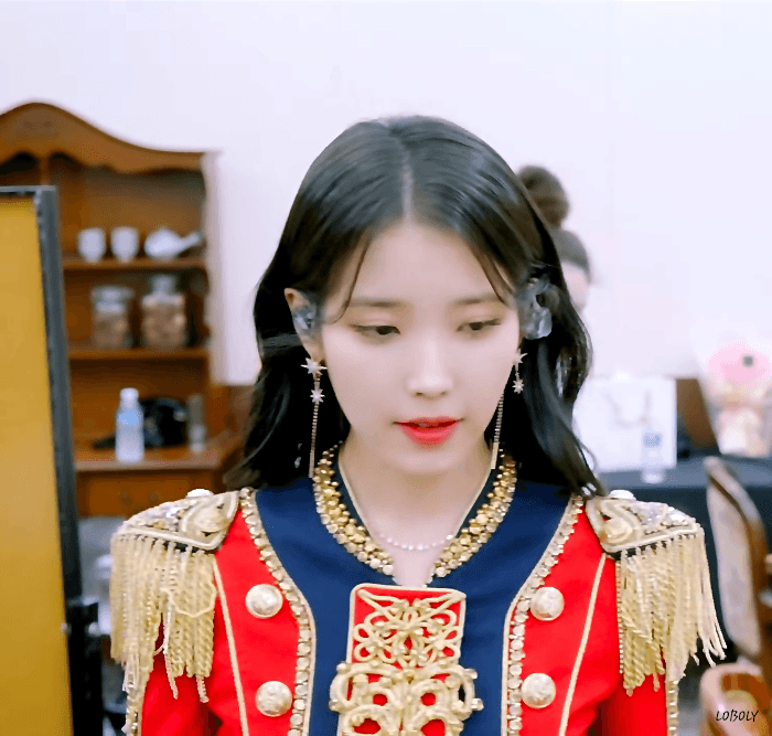  아이유 골든아워 콘서트 비하인드 스압 움짤 모음 . GIF