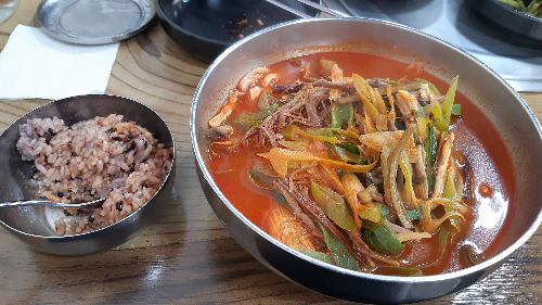 윤가네 육개장 칼국수