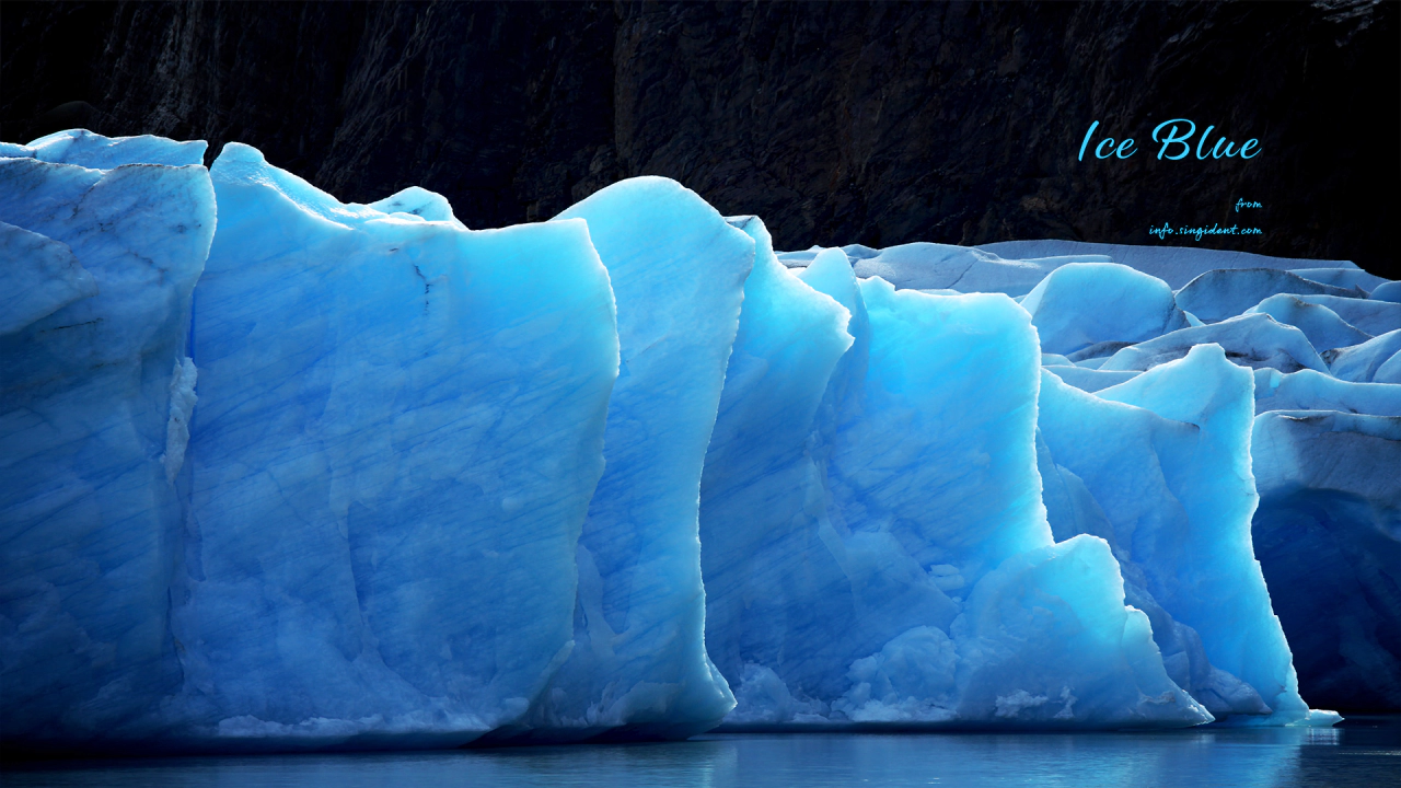 17 어둠 속 빙하 C - Ice Blue 시원한배경화면