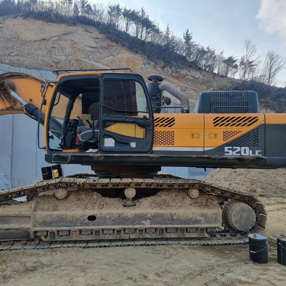  굴삭기 현대 HYUNDAI R520LC 모델 2015년식 1억1500만원 판매합니다