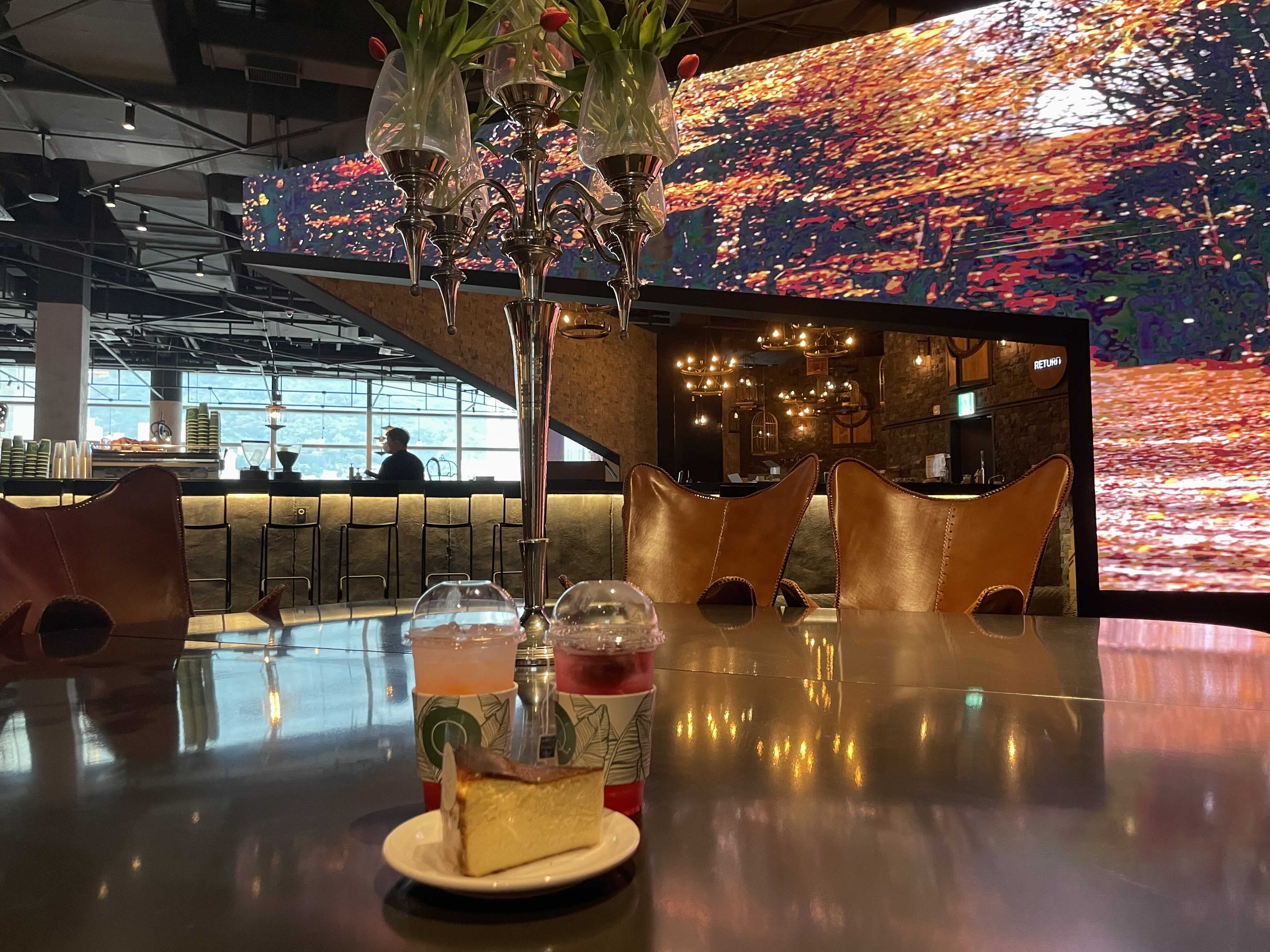  [부산 서면] 삼정타워 카페 펍 큐라운지 QLounge 도심 속 대형카페