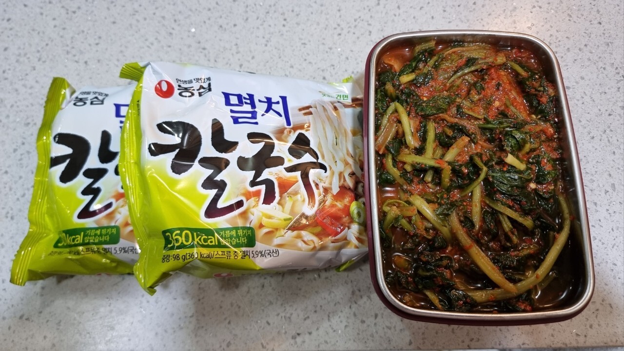 농심 멸치칼국수
멸치칼국수 라면