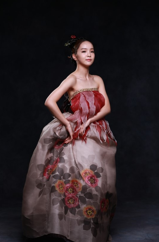 송소희 프로필 나이 키 다리 고화질 화보 인스타 한복 각선미 과거