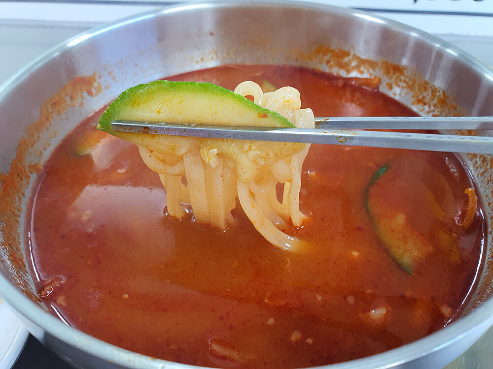  성남 중앙시장 칼국수, '신선 한우 칼국수'