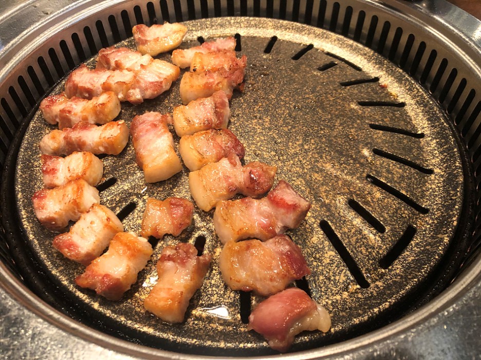  돼지야 아프지마 - 숙달돼지 마곡 발산점
