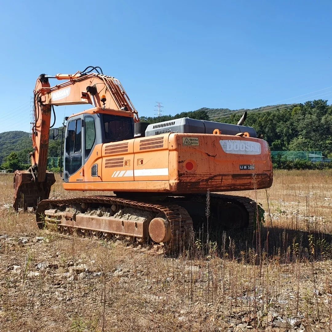  두산 DX300LC 2014년식 6600만원 판매합니다.