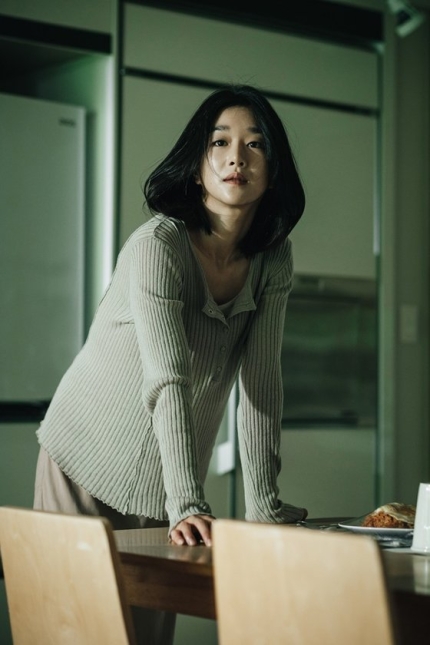  서예지 웃다 내일의 기억