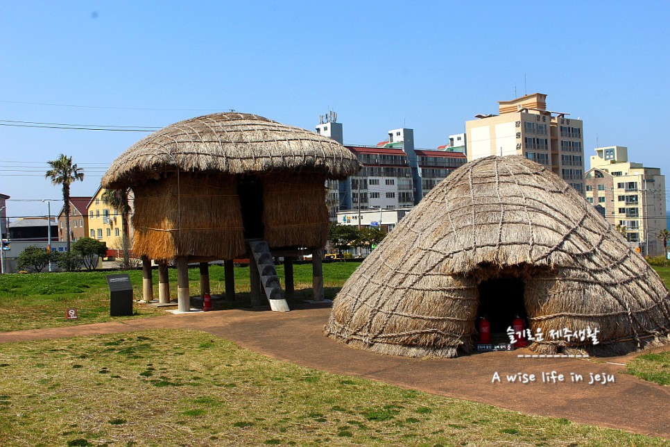 봄철 제주도 여행룩, 복장 제주 삼양동 유적 및 32