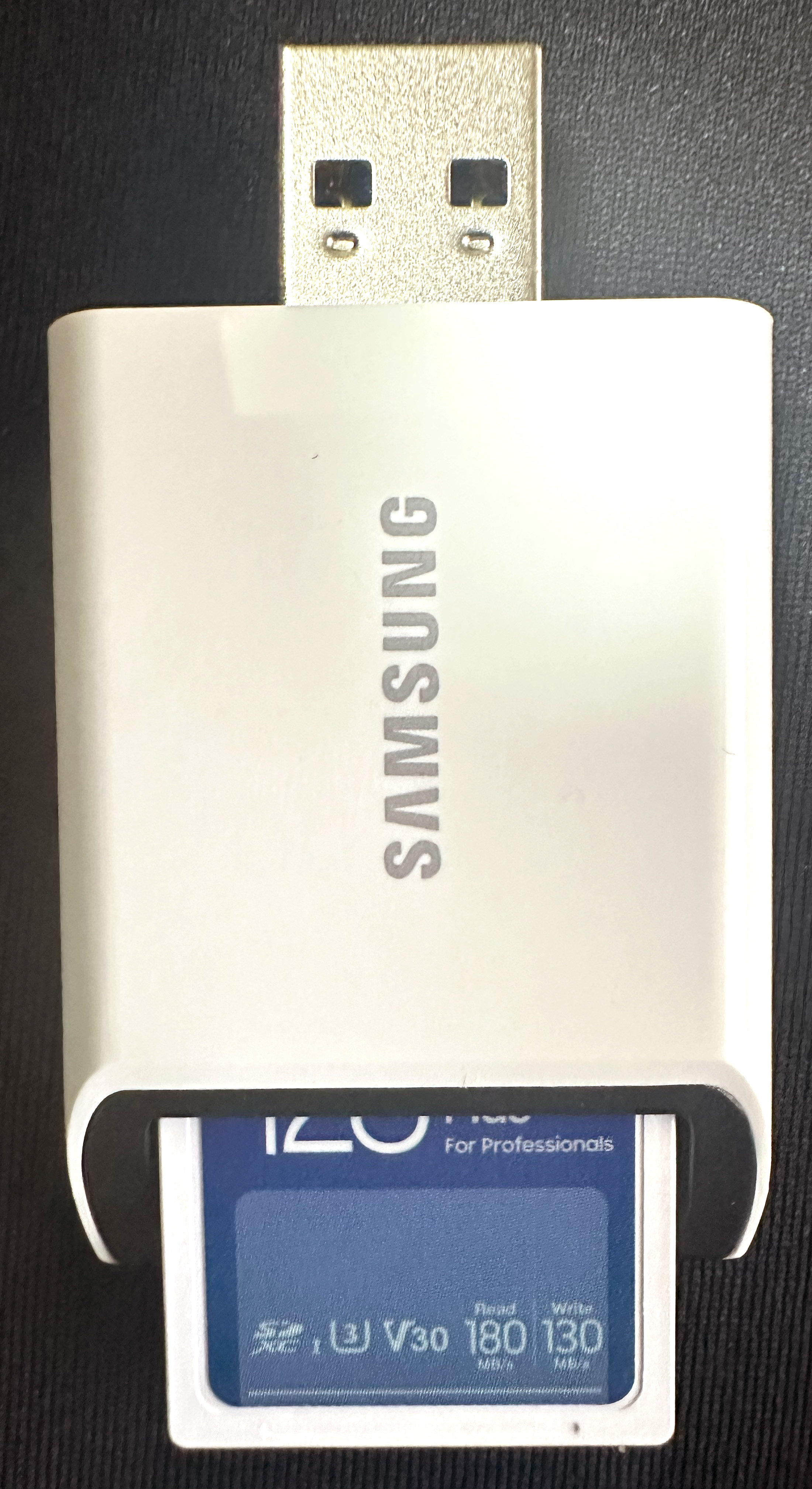 Samsung USB 3.0 SD Reader (US-TG1AA03) with SD Card