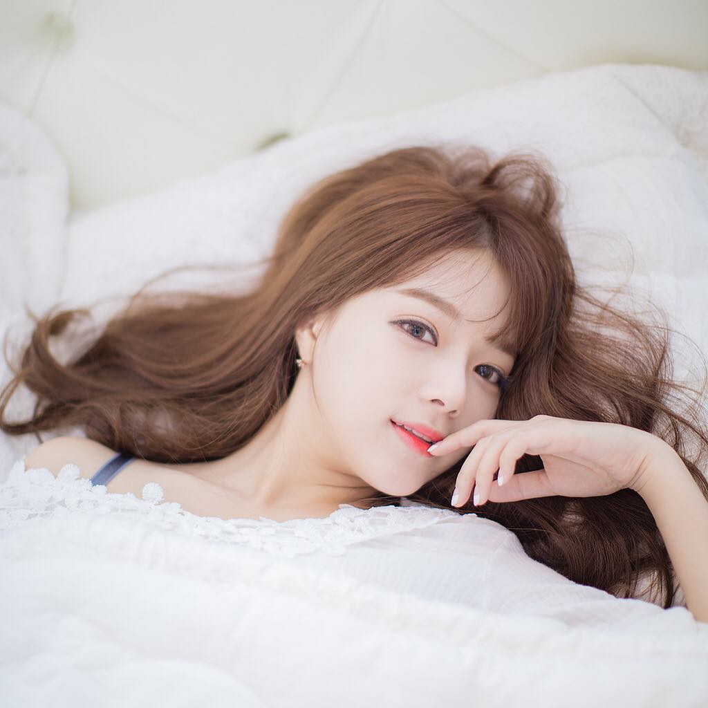  피팅 모델 겸 레이싱 모델 한지연