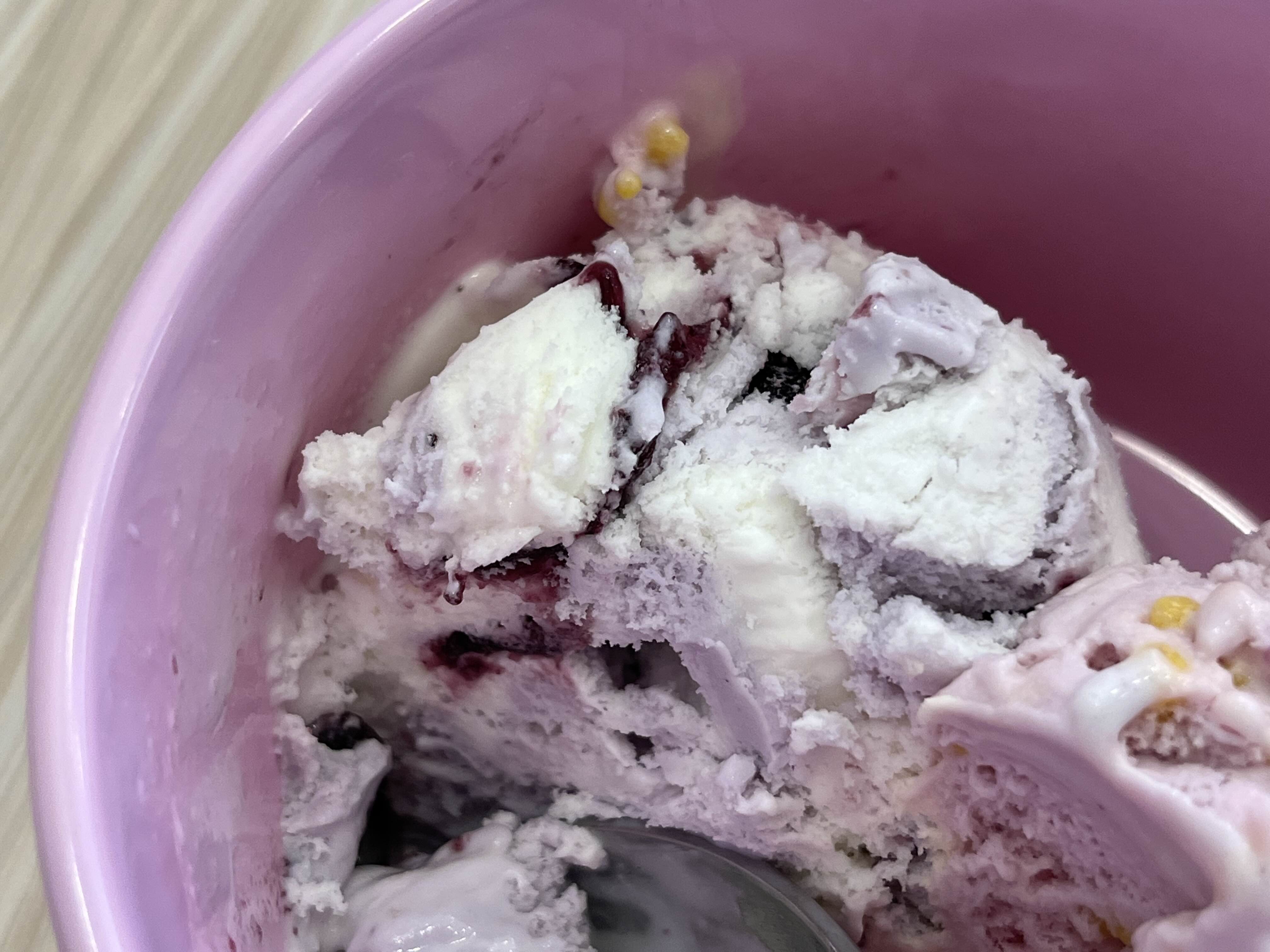  배스킨라빈스 신메뉴 블루베리 파나코타 존맛탱이네요!