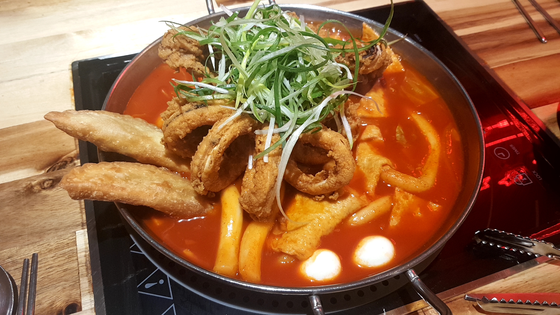  굽은다리역맛집 '청년다방' 오징어 한마리가 통째로 들어가는 통큰오짱떡볶이(14.5)