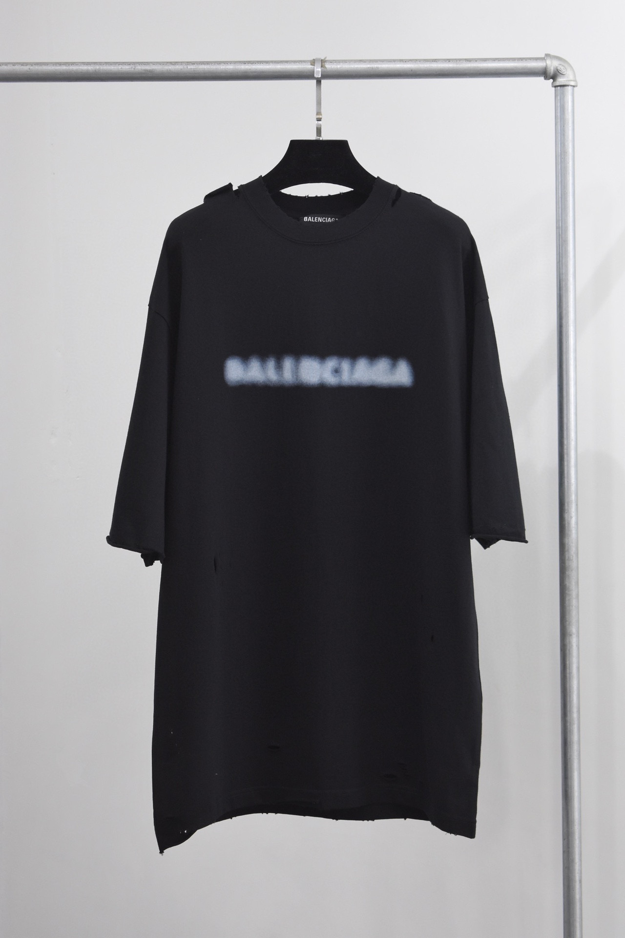  [BALENCIAGA] 발렌시아가 블러 로고 반팔 티셔츠 (3 COLOR)
