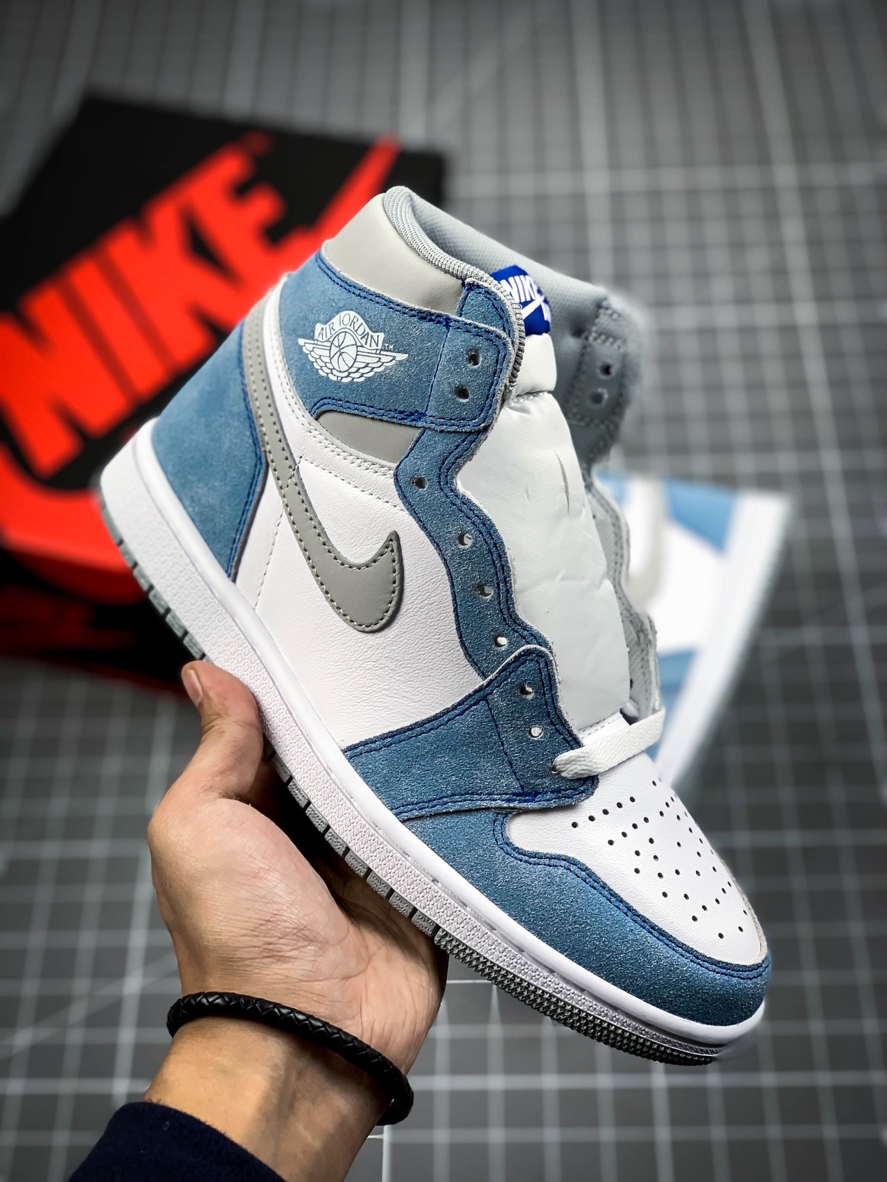  [NIKE] 나이키 에어 조던1 레트로 하이 OG 하이퍼 로얄 HYPER ROYAL 555088-402