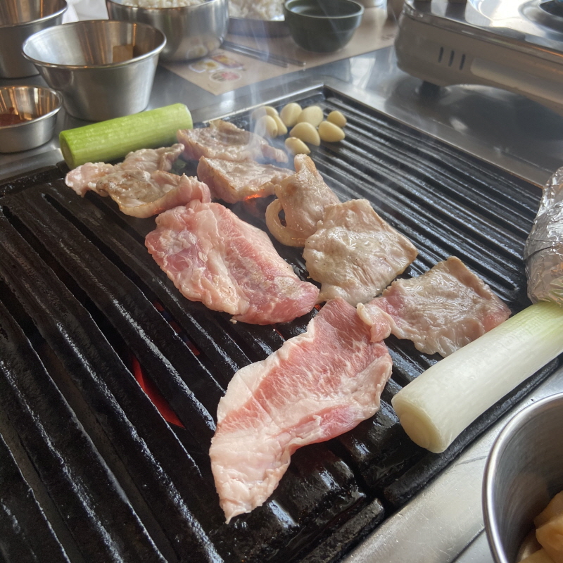 서울 약수동 미슐랭 맛집 금돼지식당 식사 후기