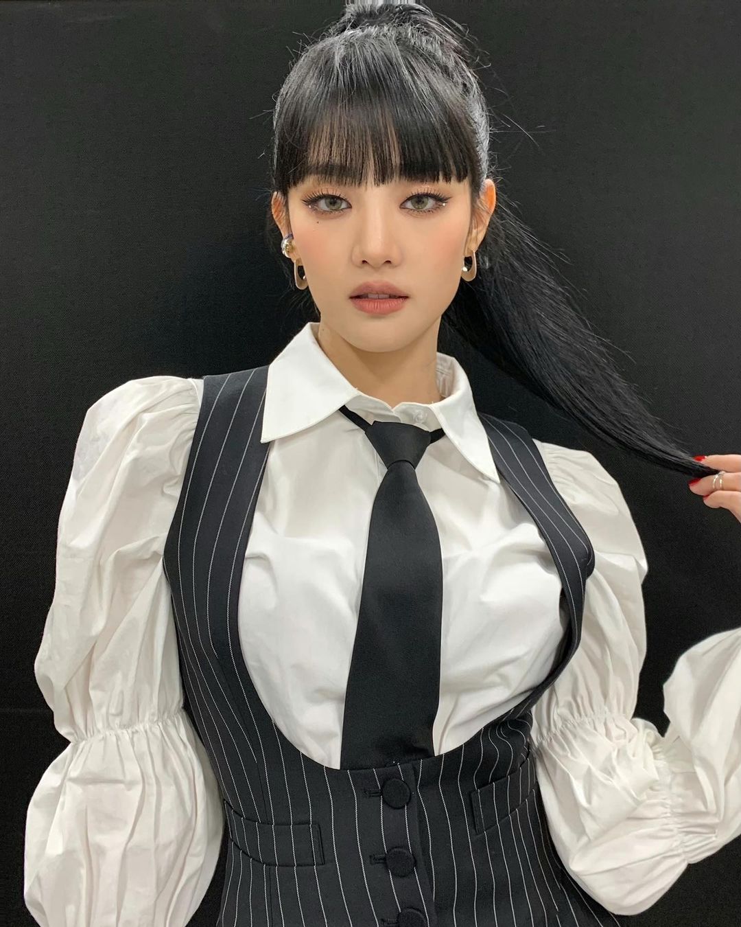  여자아이들 민니 슈튜패션 무대의상 인스타그램 사진