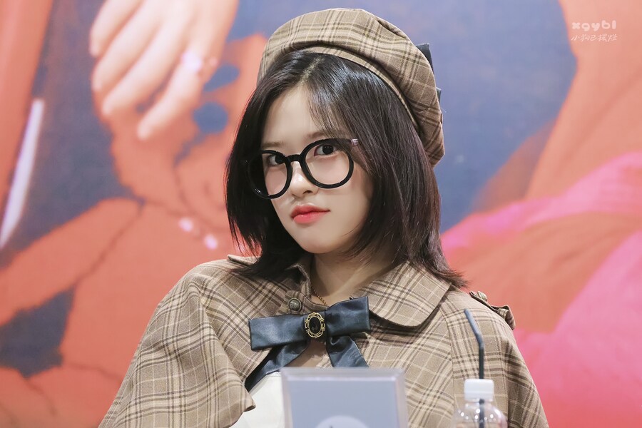 아이브 안유진 셜록 탐정 코스프레_1