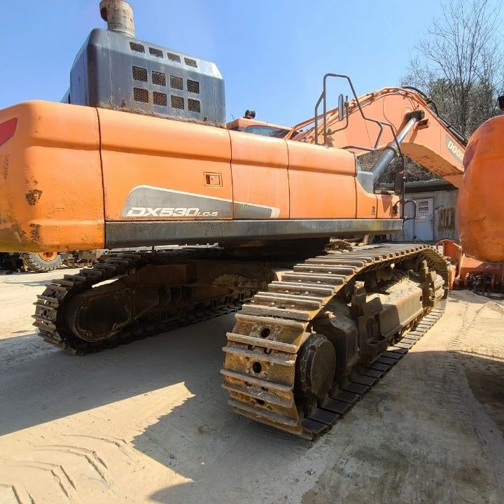  두산 DOOSAN DX530LC-5 모델 2017년식 1억8000만원 판매합니다.