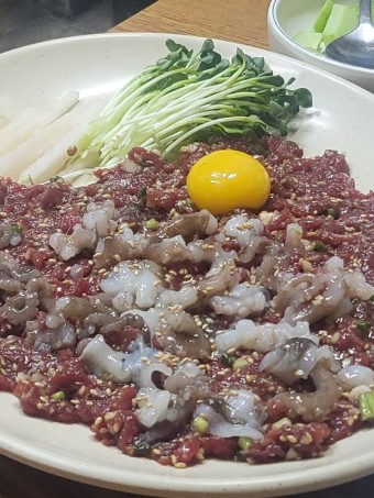 육회탕탕이 육전