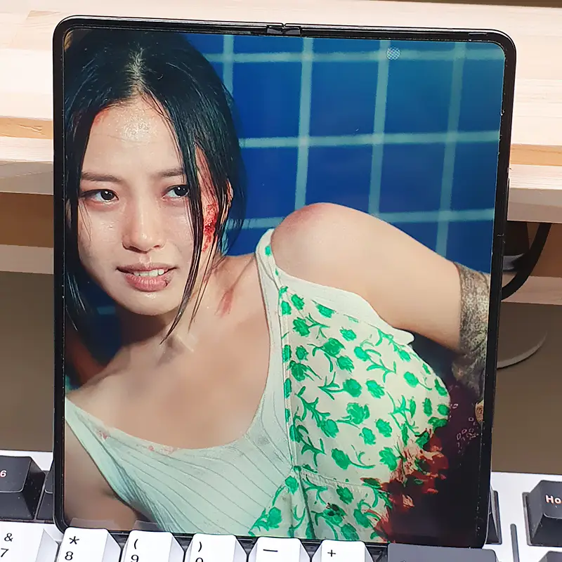 아무도-없는-숲속에서-고민시