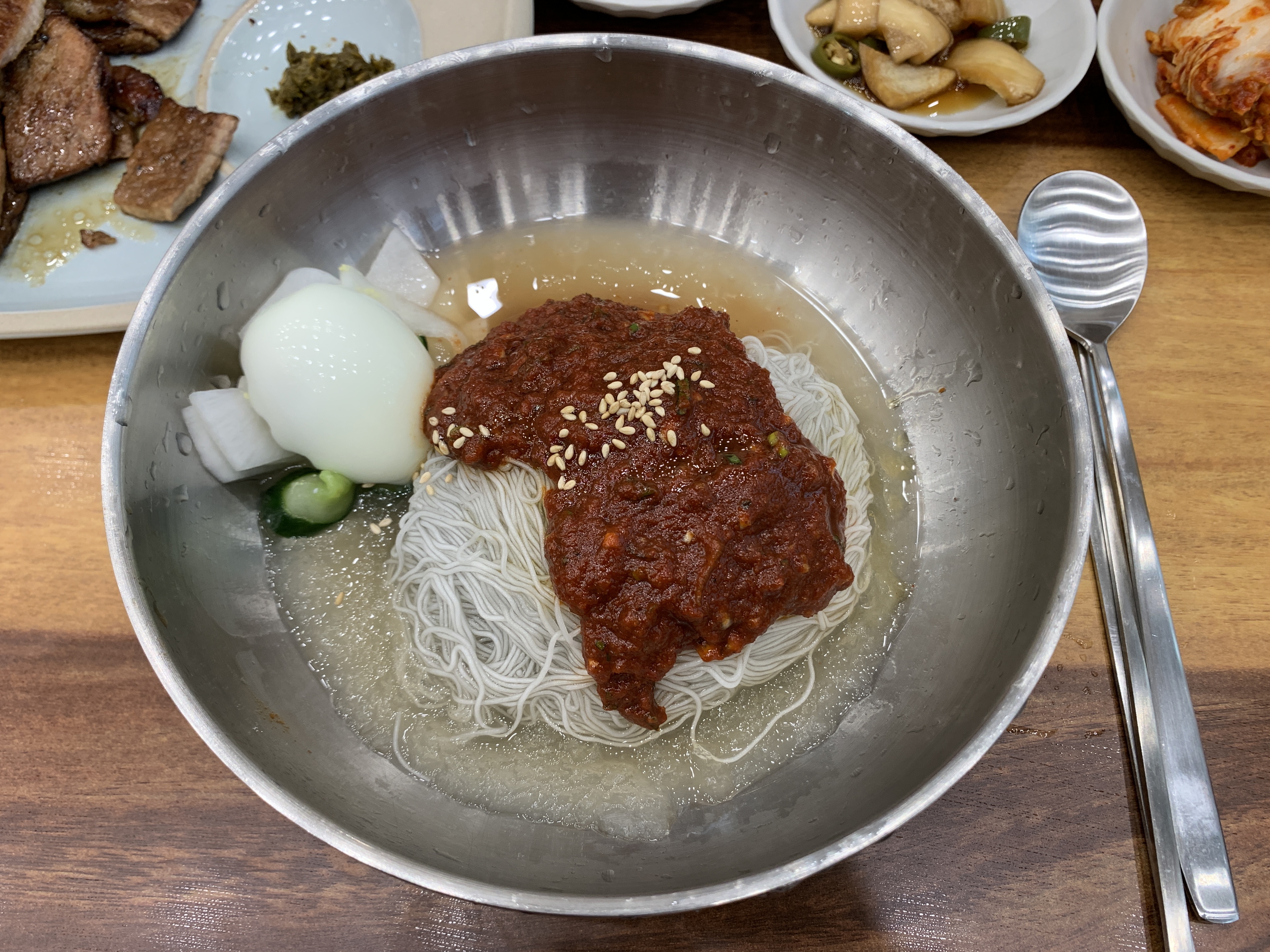 비빔냉면