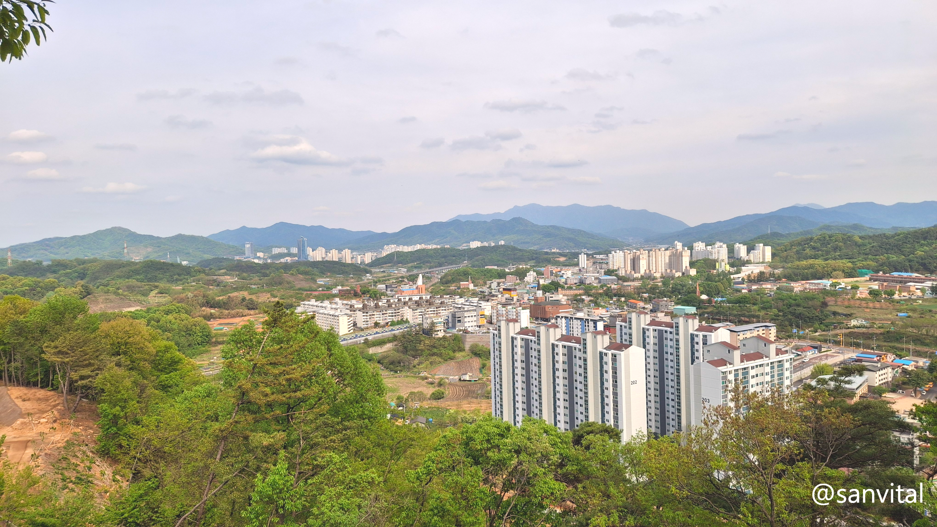 김천 황산공원 금오산 조망