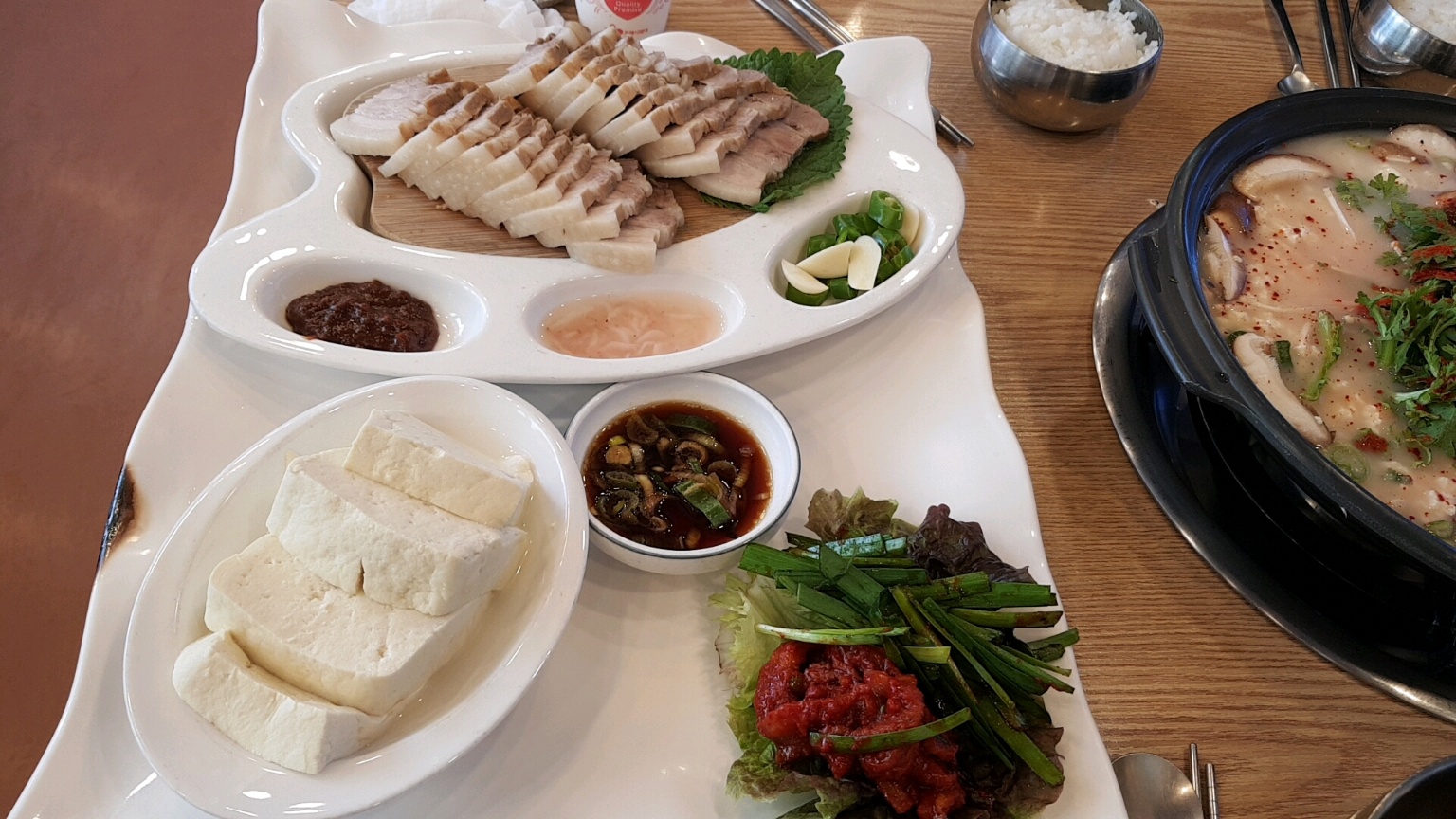 강릉 지역 맛집 정은숙 초당순두부 - 수육 & 손두부 & 가자미식해