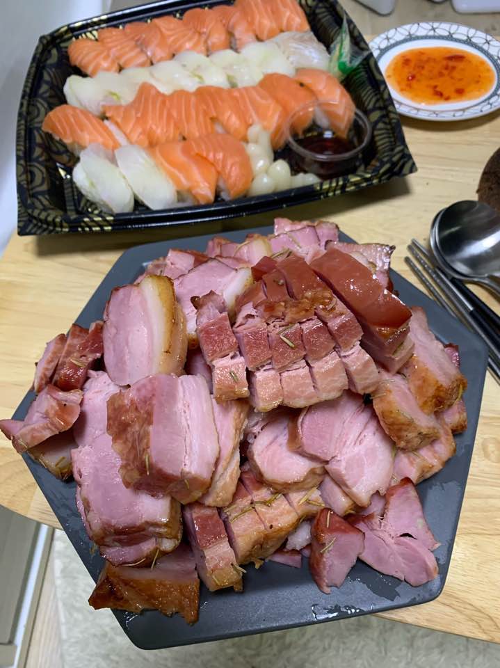  포켓몬고 시작! 이마트트레이더스에서 사온 BBQ 훈제 삼겹살 & 연어,광어초밥세트 먹어봄!!