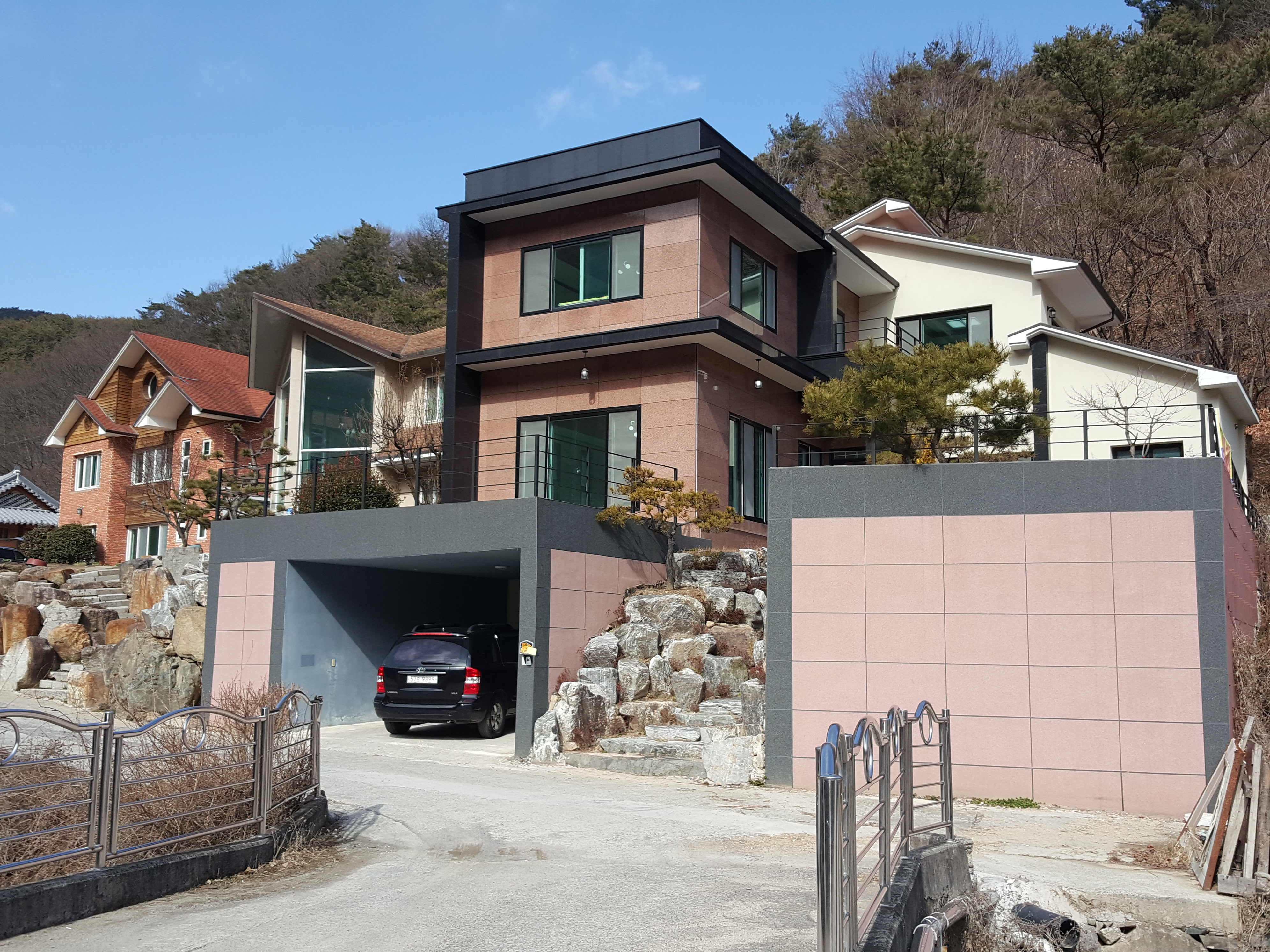  (땅나라 205번) 창원 마산 내서읍 소재 정남향 2층   신축 전원주택 100평 매매합니다. 매매완료~ / 문의 055)585-6675