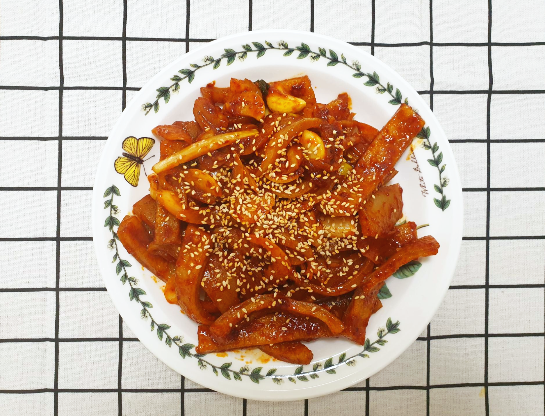  돼지껍데기 간단 요리 양념 볶음 맛있게 만들기 술안주 추천