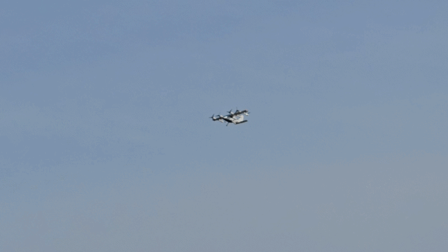 지난달 27일 전라남도 고흥 K-UAM 실증 단지에서 DT(개발 시험)의 일환으로 오파브(OPPAV) 기체가 소음측정용 비행을 하고 있다.
