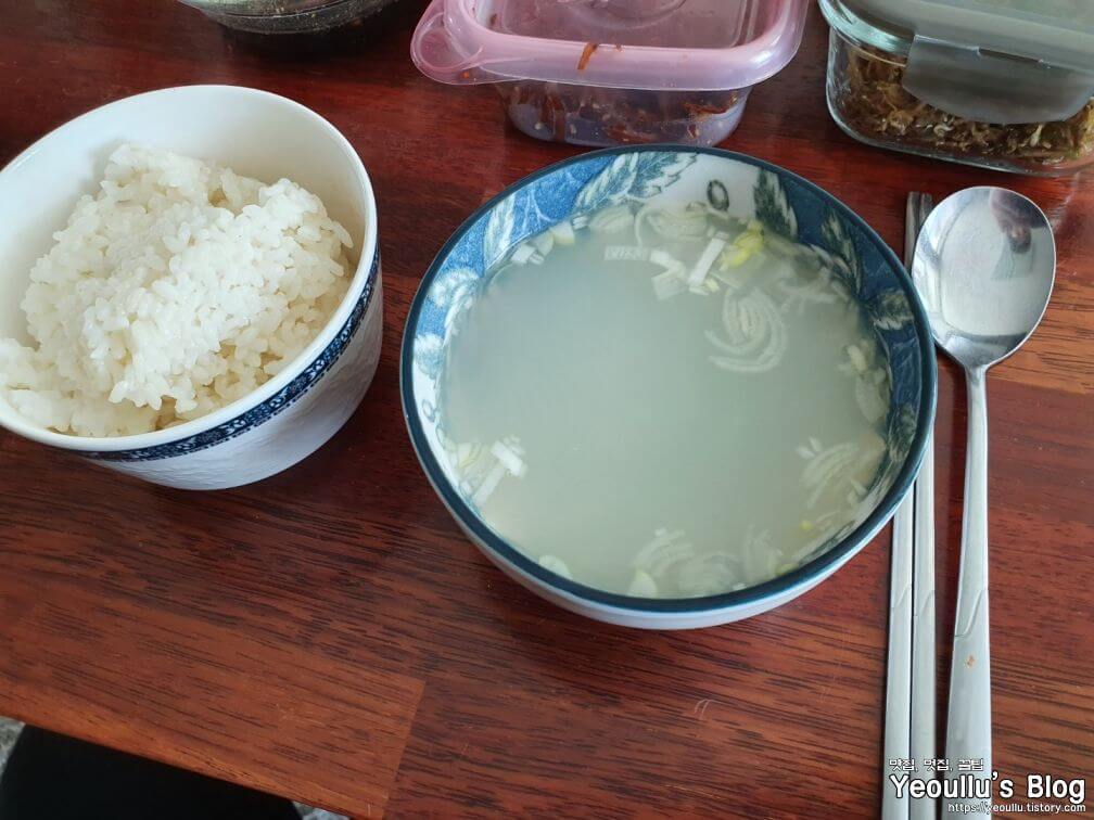 재첩국-흰밥-한상
