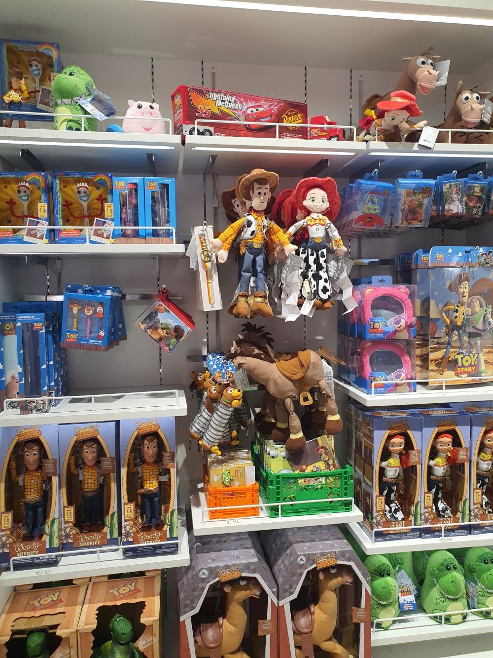 디즈니스토어 현대아울렛 대전점 12