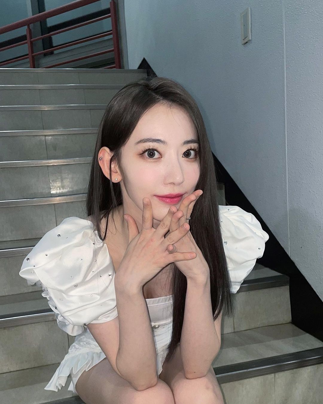  르세라핌 사쿠라 인스타그램 업데이트 사진 - 1