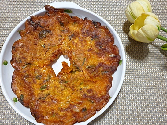  영양사 친구가 알려준 김치전 바삭한 부분 많게 부치는 꿀팁!!!