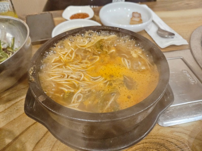 지리산꺼먹돼지 이미지
