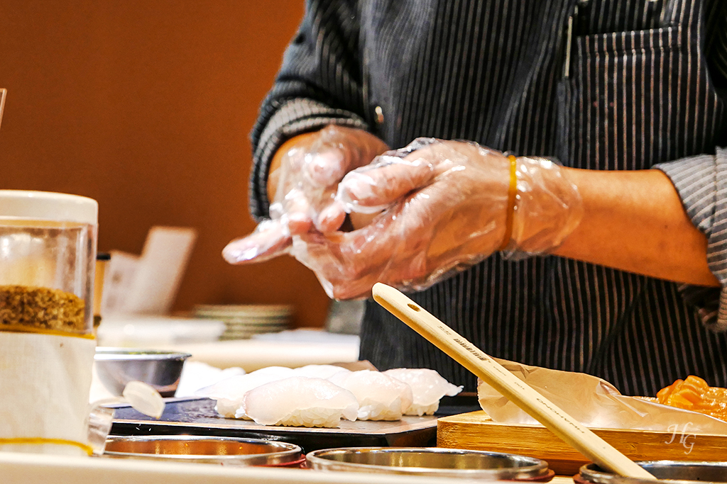 대학로 스시 오마카세 오사이초밥 광어초밥 만드는 쉐프