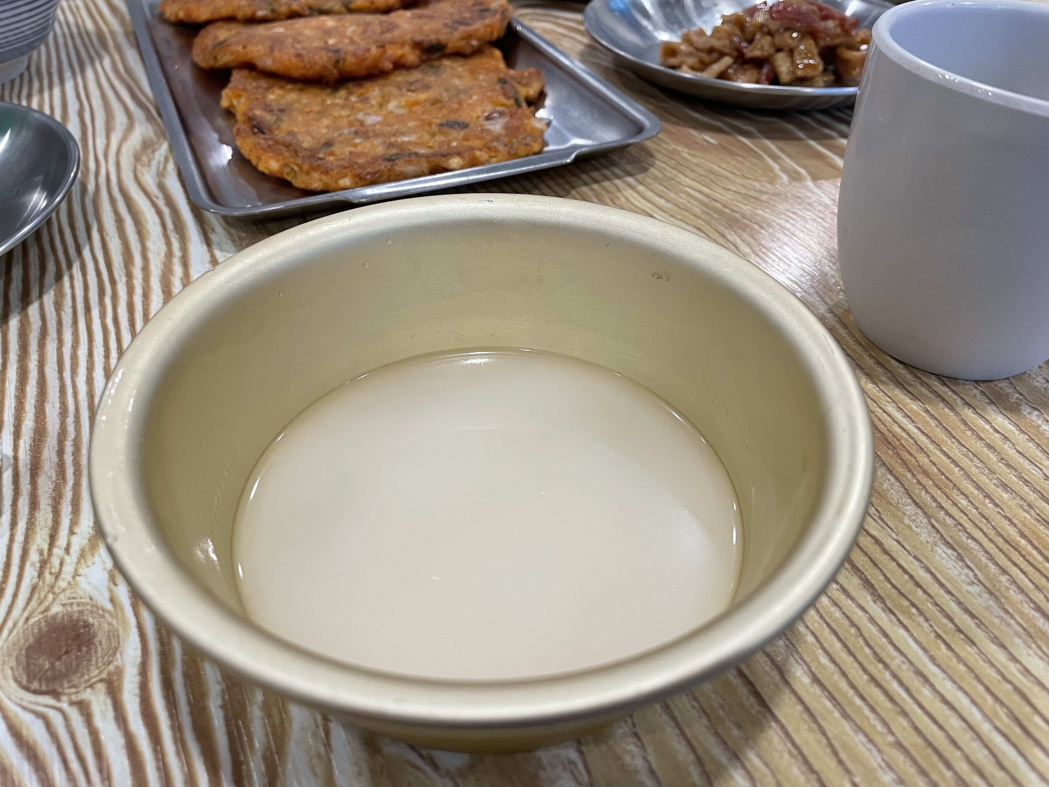 조용한술집 이미지