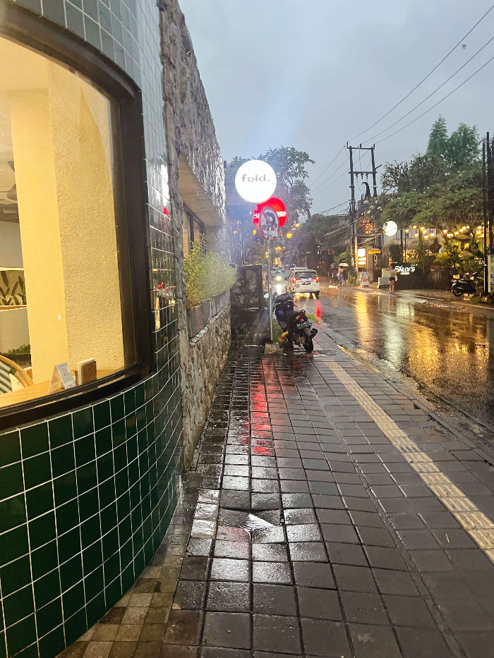 우붓의 감성카페 Fold Ubud: 야외 정원이 이쁜 세련된 쉼터