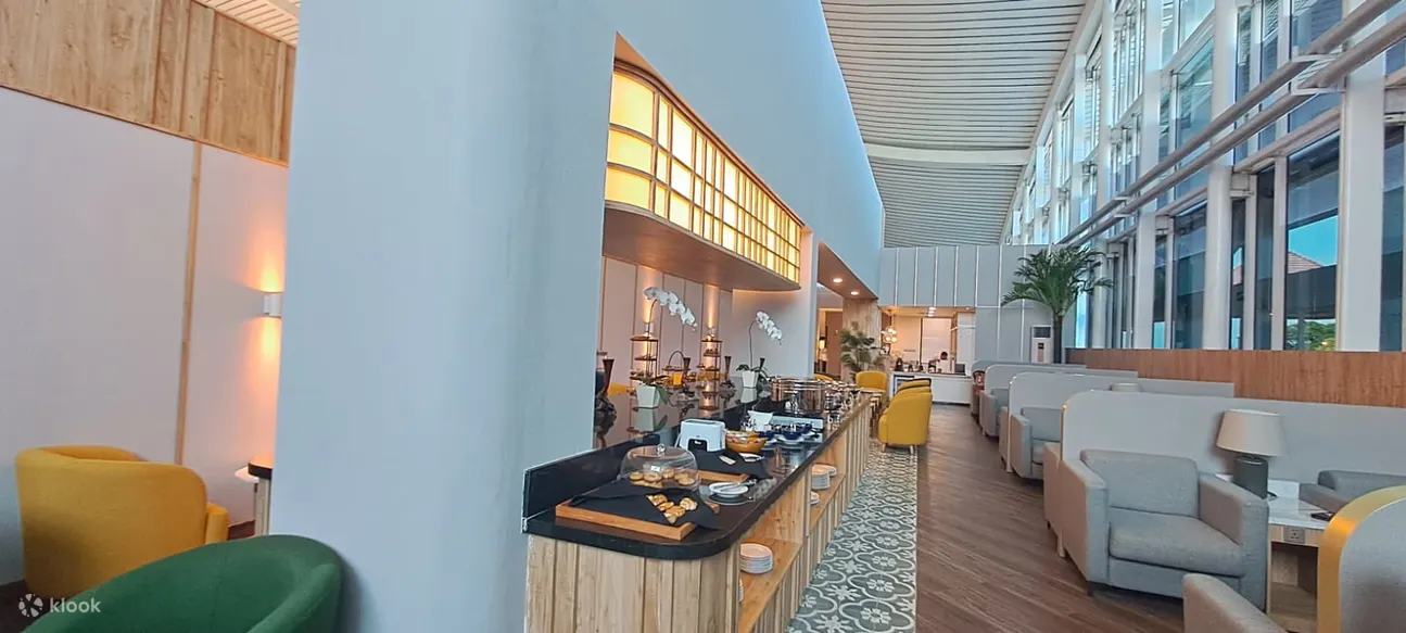 발리 공항 라운지 이미지입니다